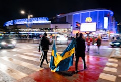 Svenska fans pa vag till Scandinavium